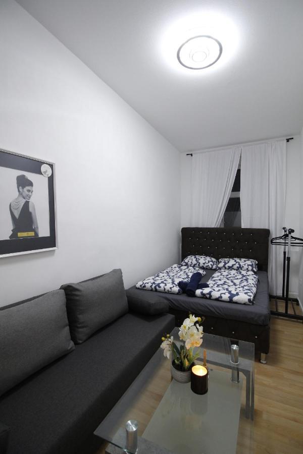 Comfort Triple Room Th Виена Екстериор снимка