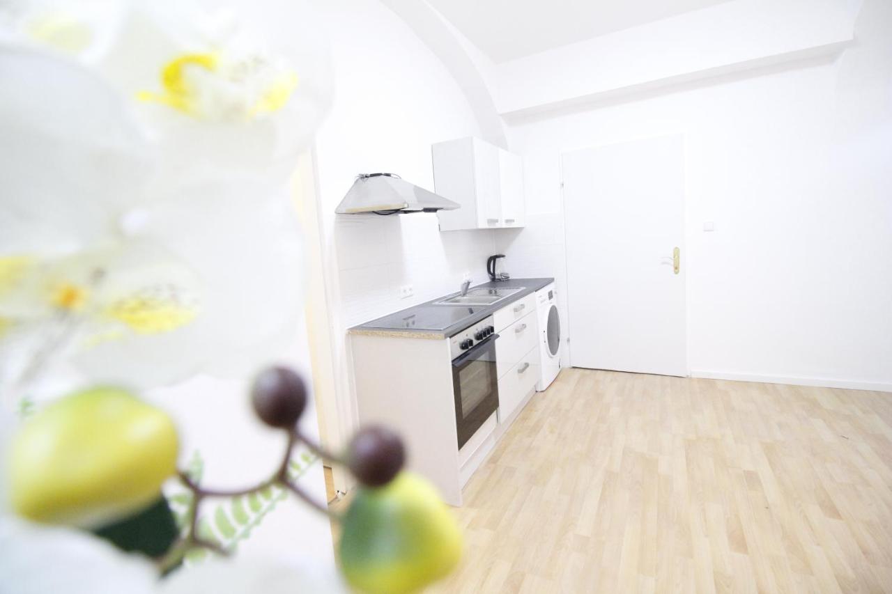 Comfort Triple Room Th Виена Екстериор снимка