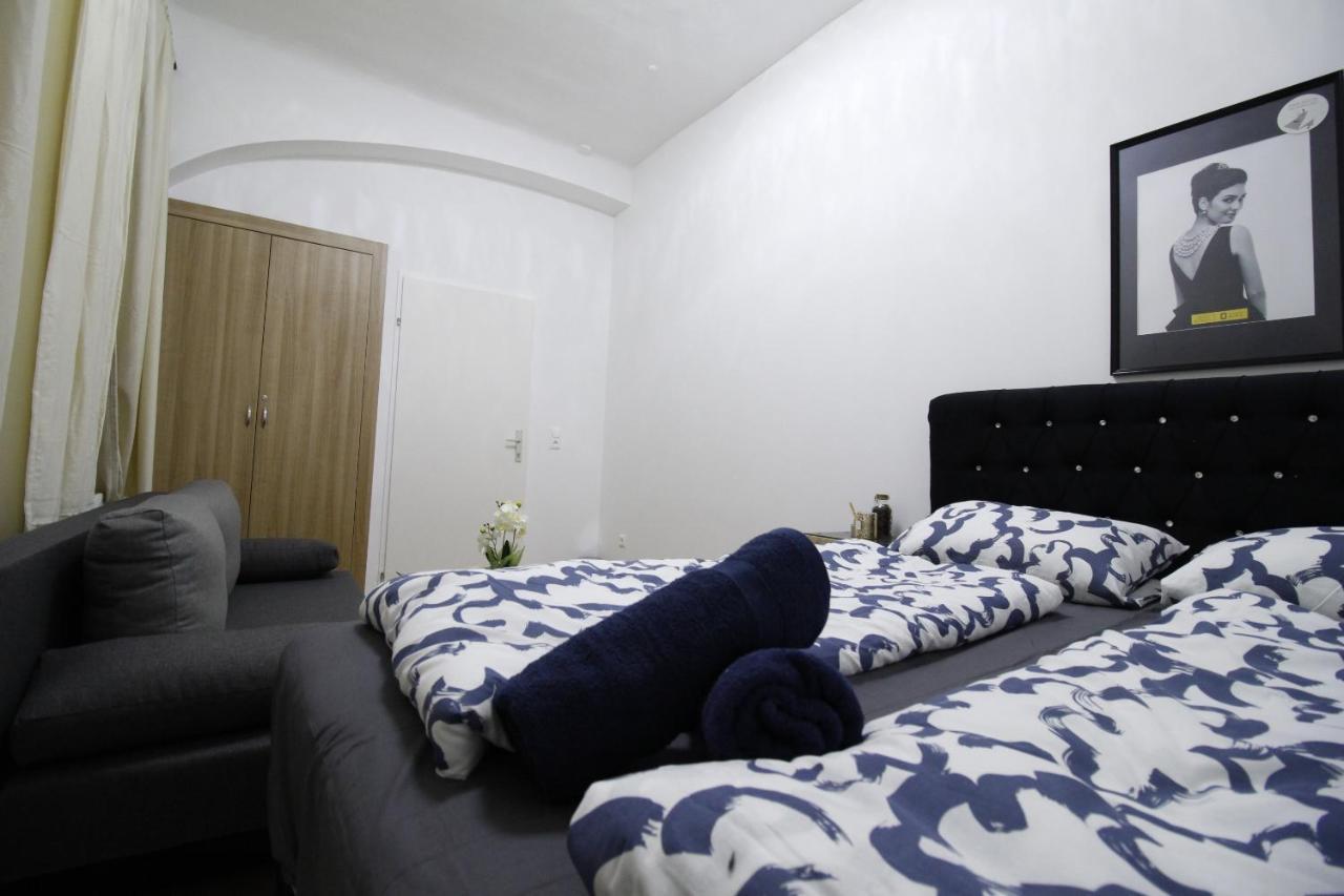 Comfort Triple Room Th Виена Екстериор снимка